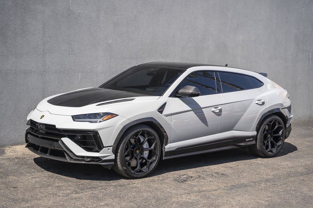 Lamborghini urus svj huracan sto evo 